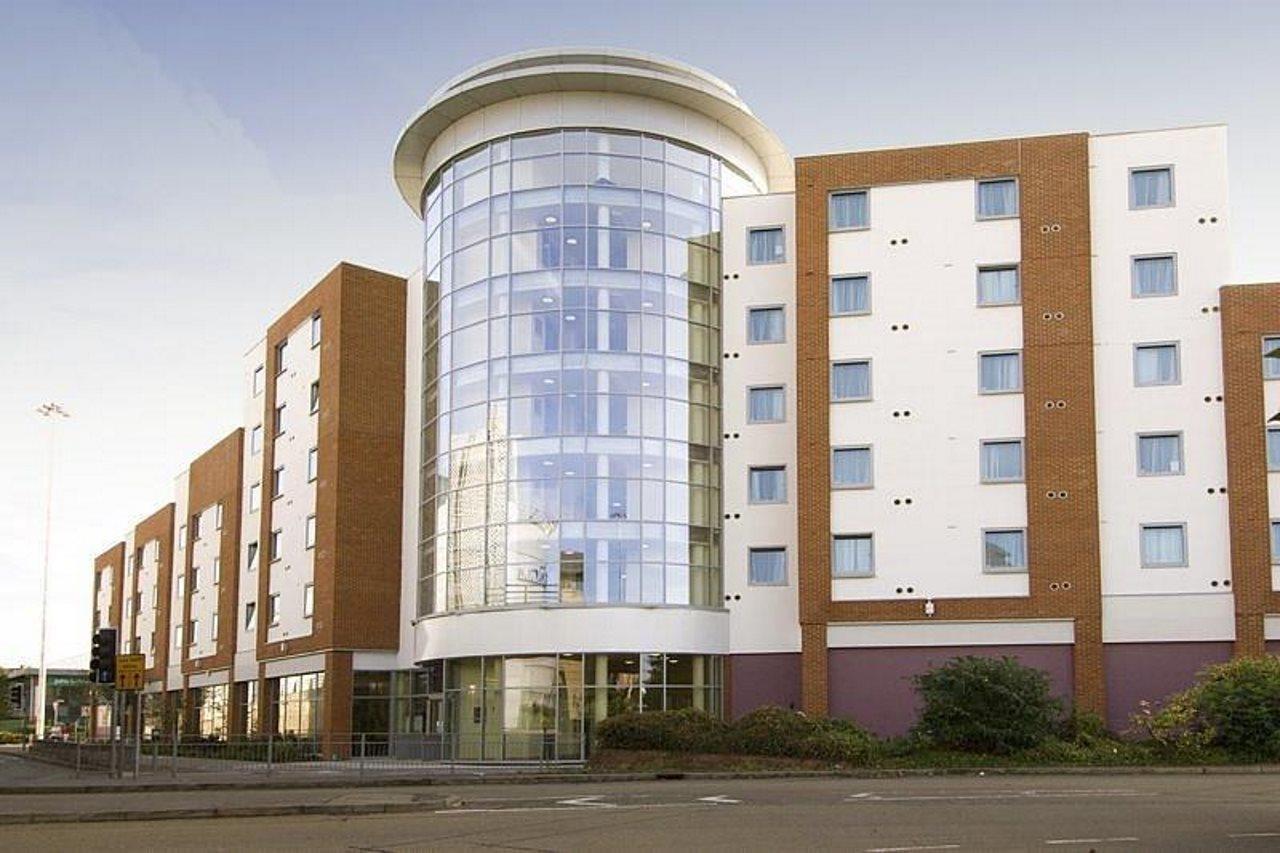 Premier Inn Reading Central Exterior photo