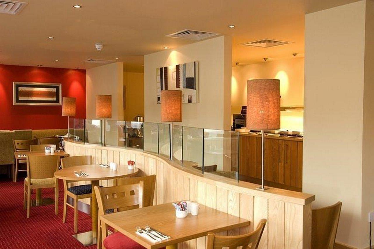 Premier Inn Reading Central Exterior photo
