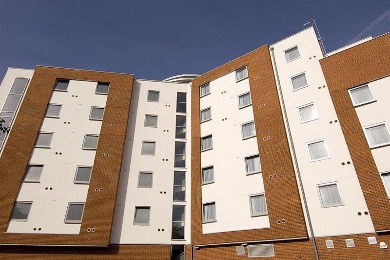 Premier Inn Reading Central Exterior photo
