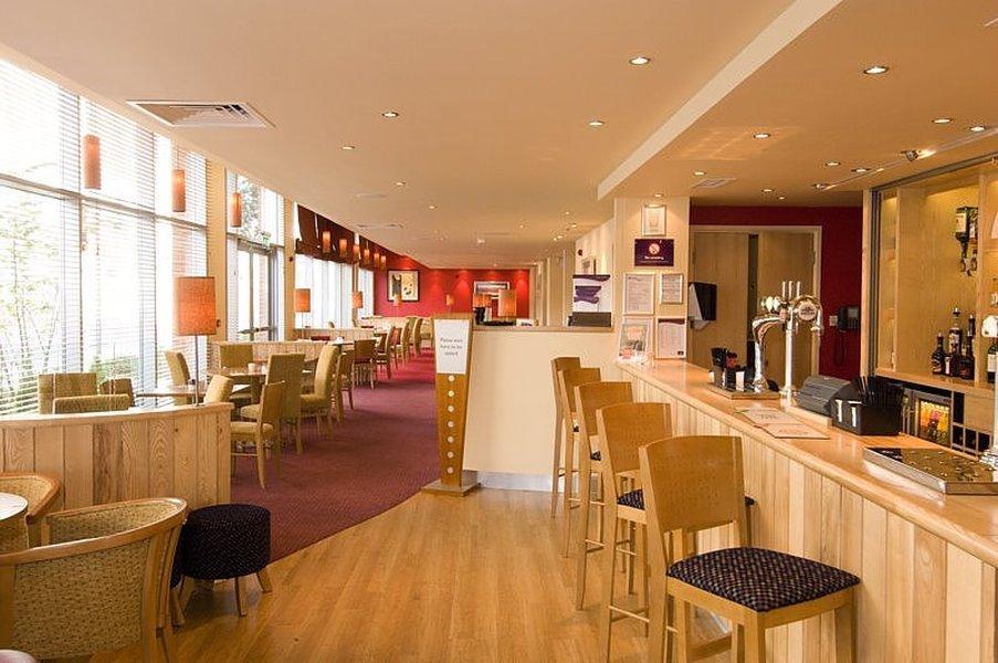 Premier Inn Reading Central Exterior photo